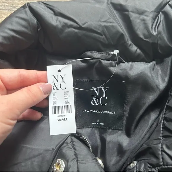 NWT New York and Company Short Zip-Front Puffer Jacket Ultra-Puff Collection