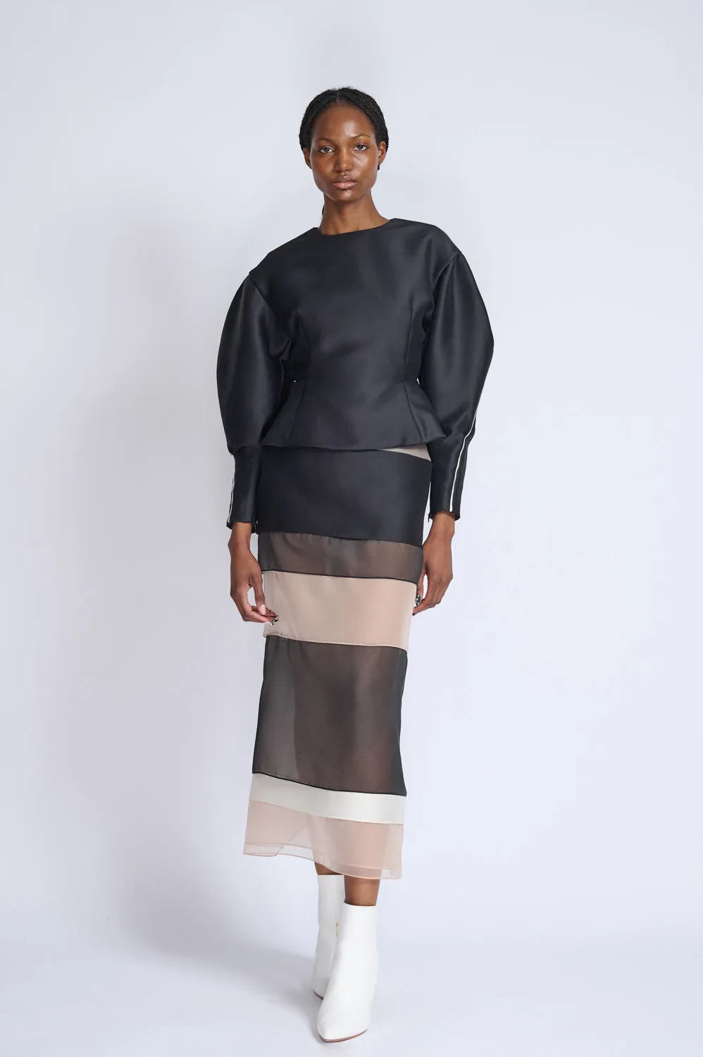 Onyx Gazar Top With Bouncy Sleeves