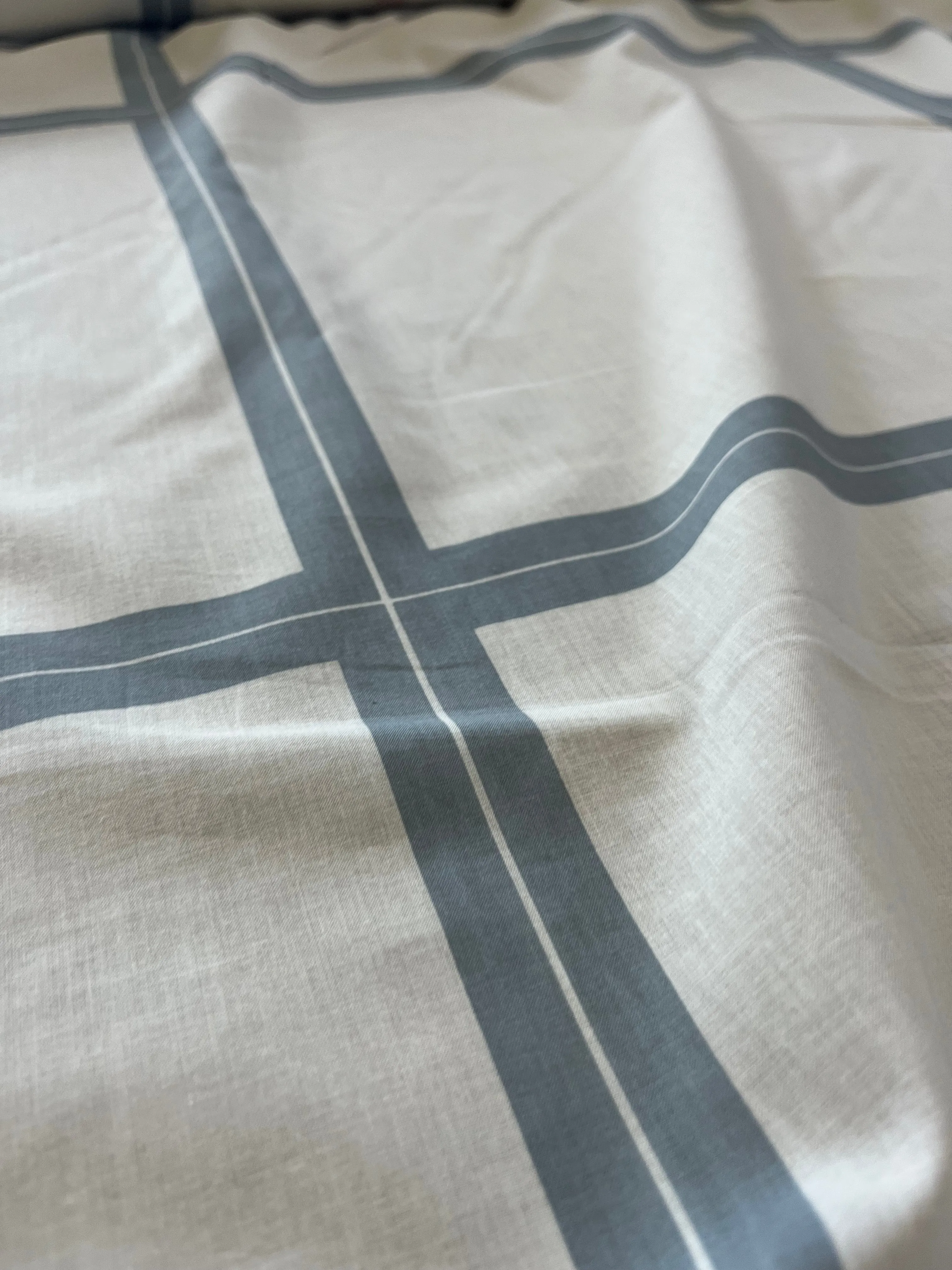 P01 CAN 136 cotton voile"window"