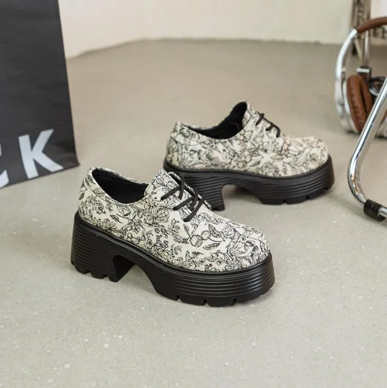 Petite Size Thicksole Embroidery Casual Shoes MS524