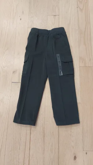 Place grey pants 4