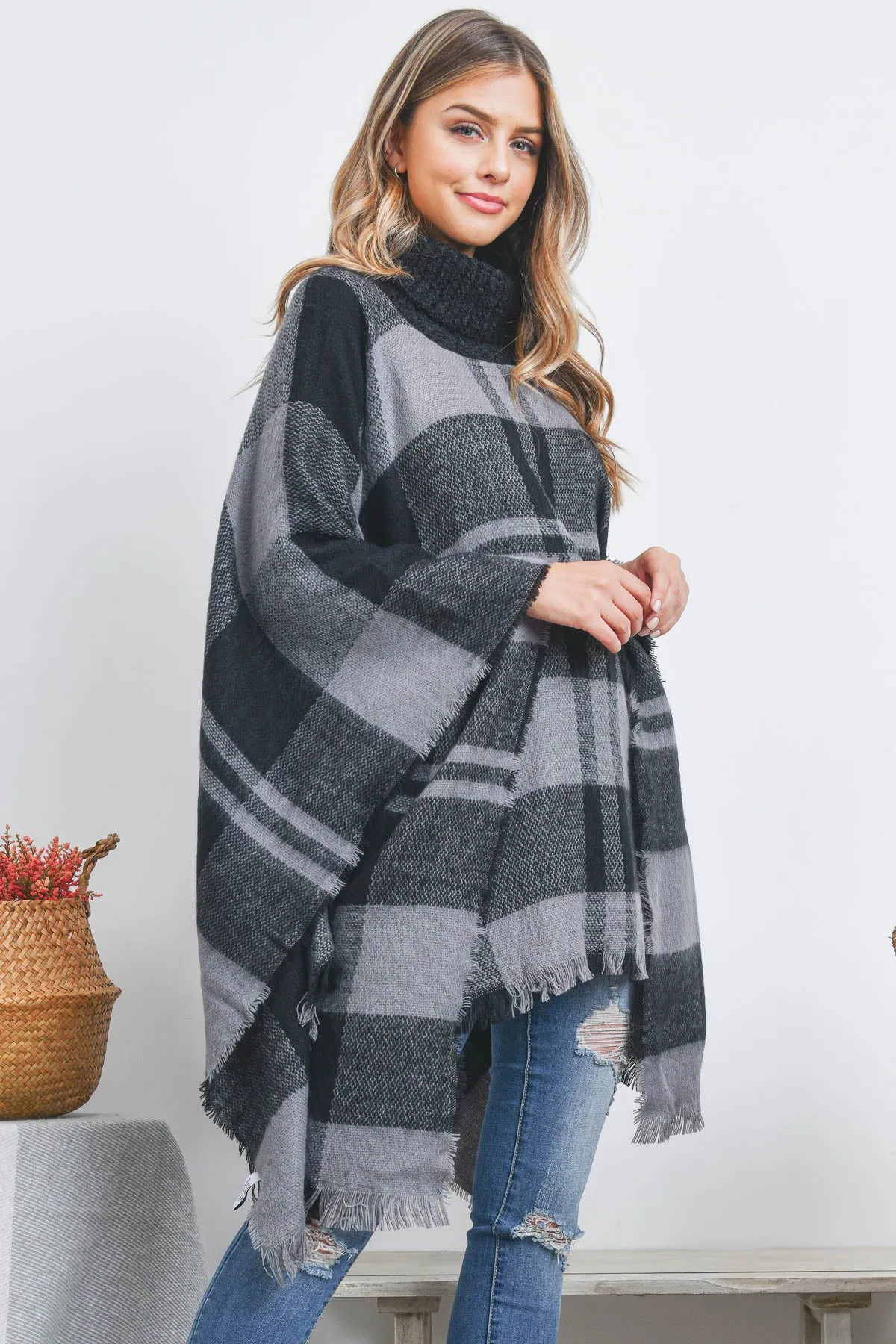 PLAID KNITTED TURTLEKNECK PONCHO