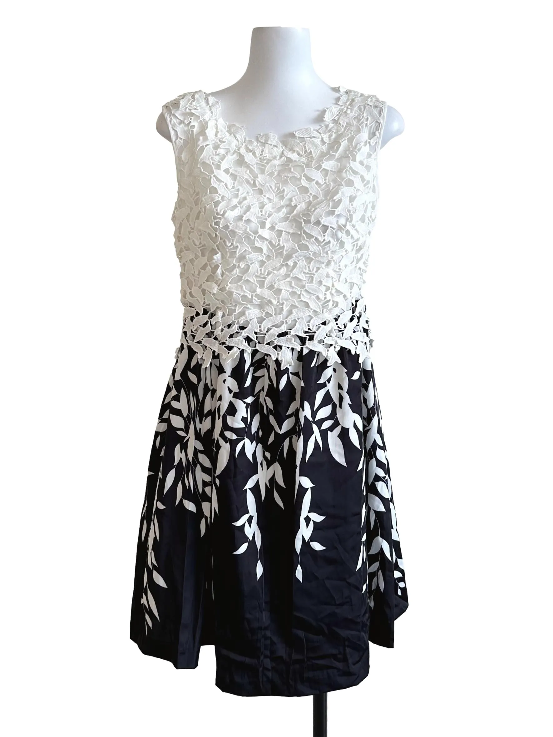 Printed Leaves & White Embroidery Lace Sleeveless Dress