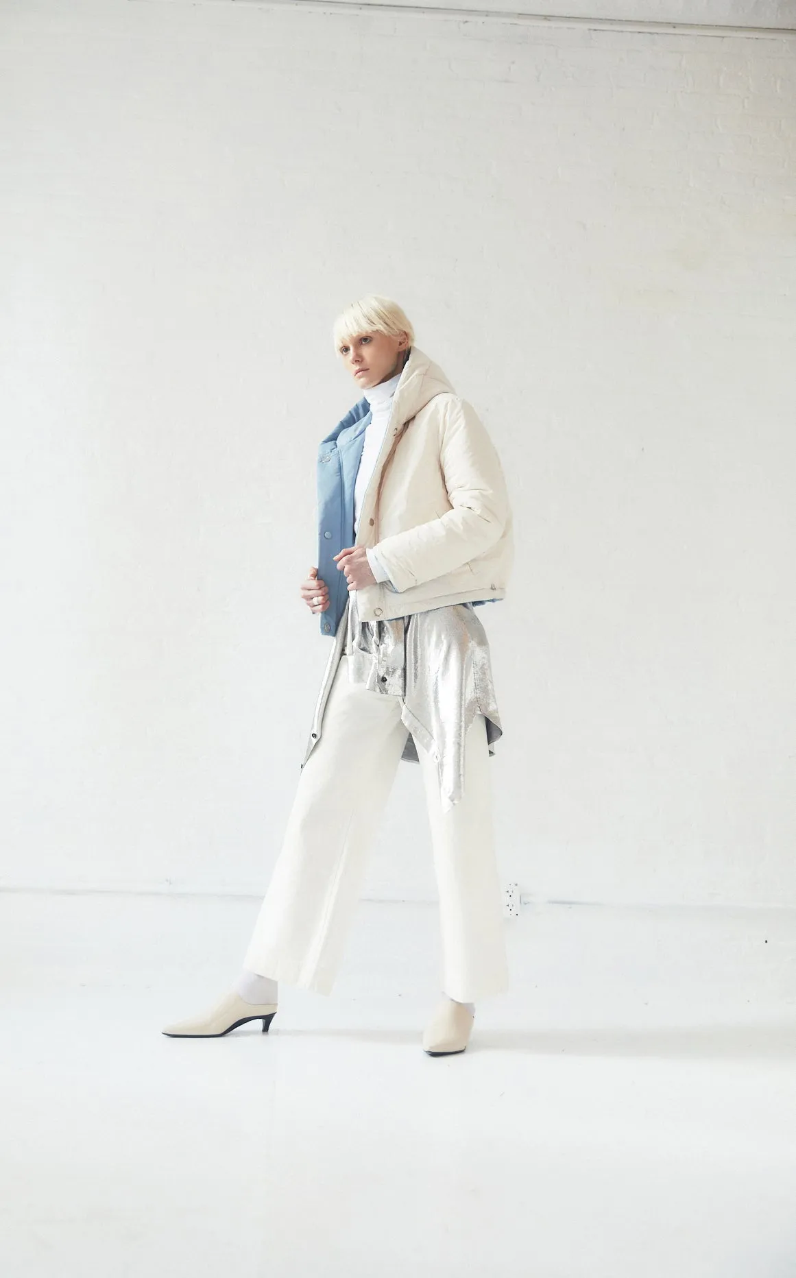 REVERSIBLE SUSTAINABLE DOWN SHORT COAT