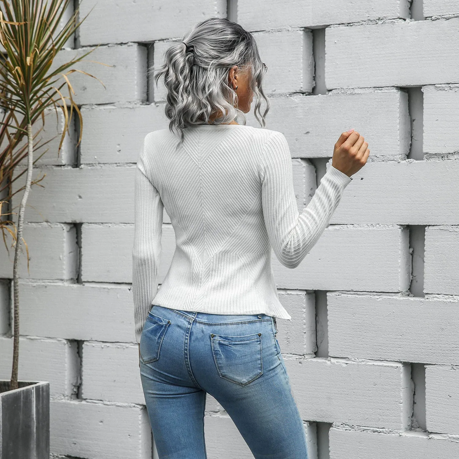 Ruffled Knit Slim-type Round Neck Sweaters