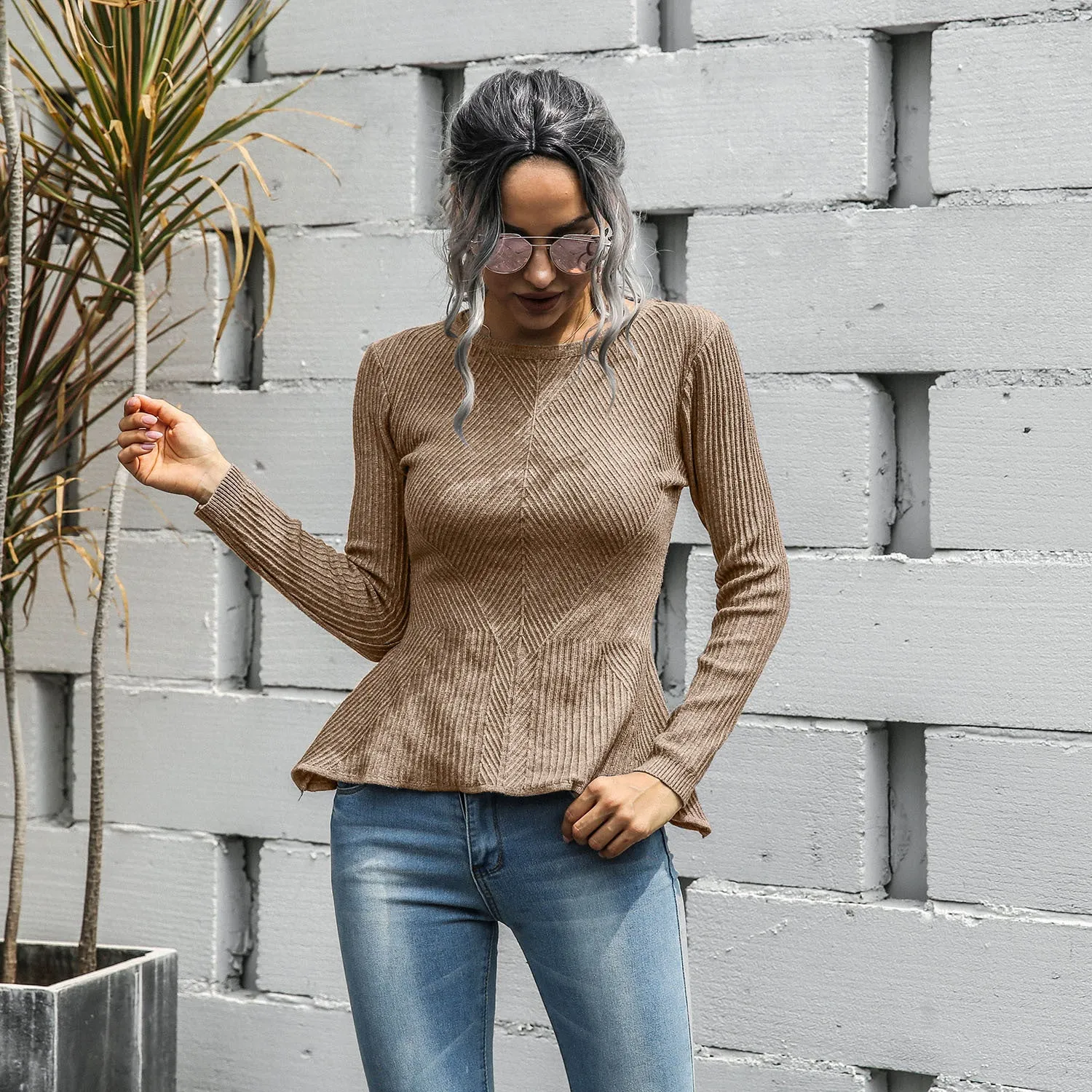 Ruffled Knit Slim-type Round Neck Sweaters