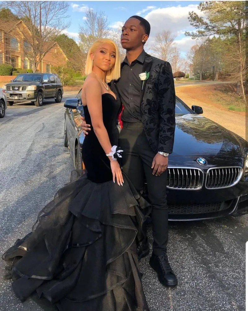 Sweetheart Strapless Ruffled Tulle Black Mermaid Prom Dresses