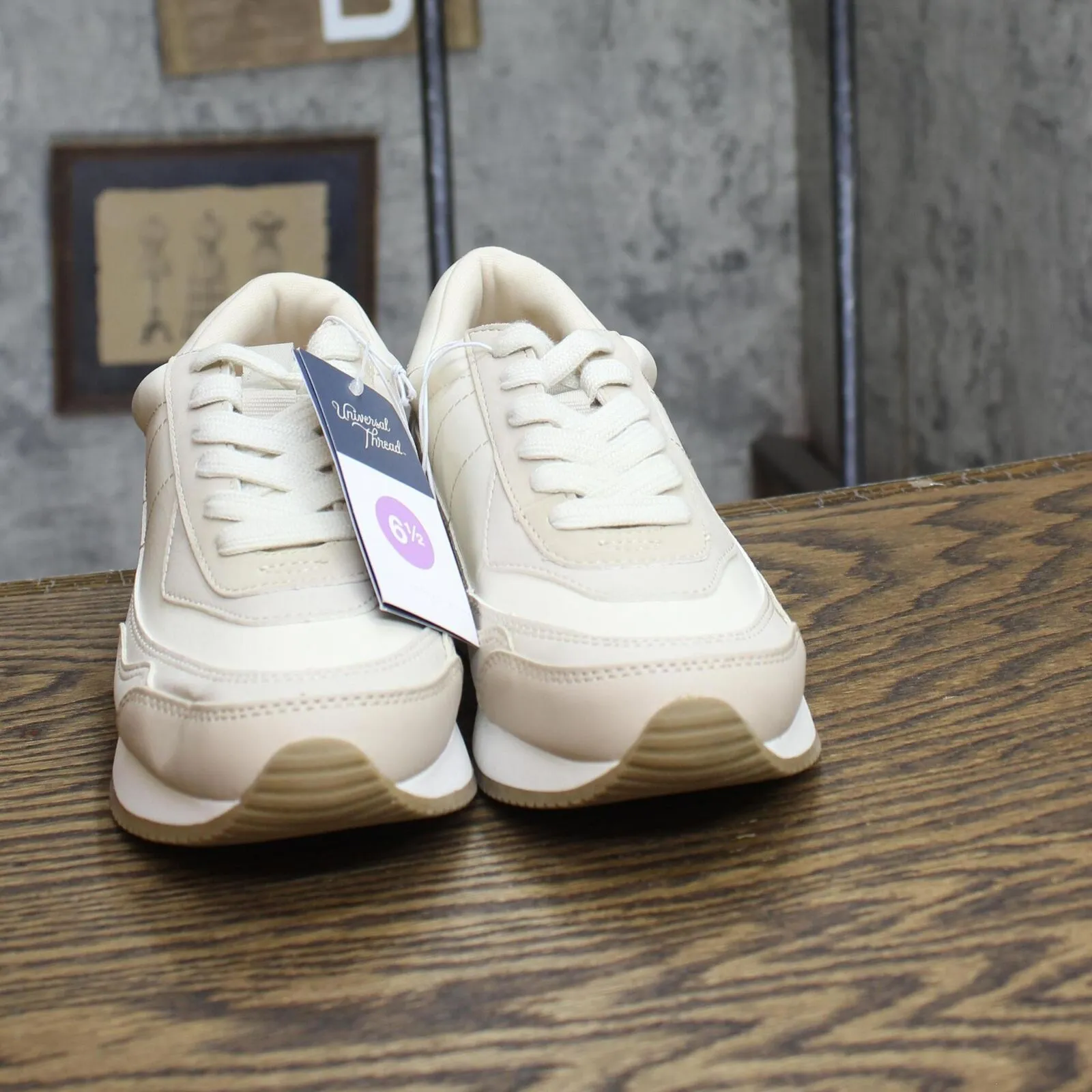 Universal Thread Courtney Sneakers Memory Foam Insole Light Beige Brown 6.5M