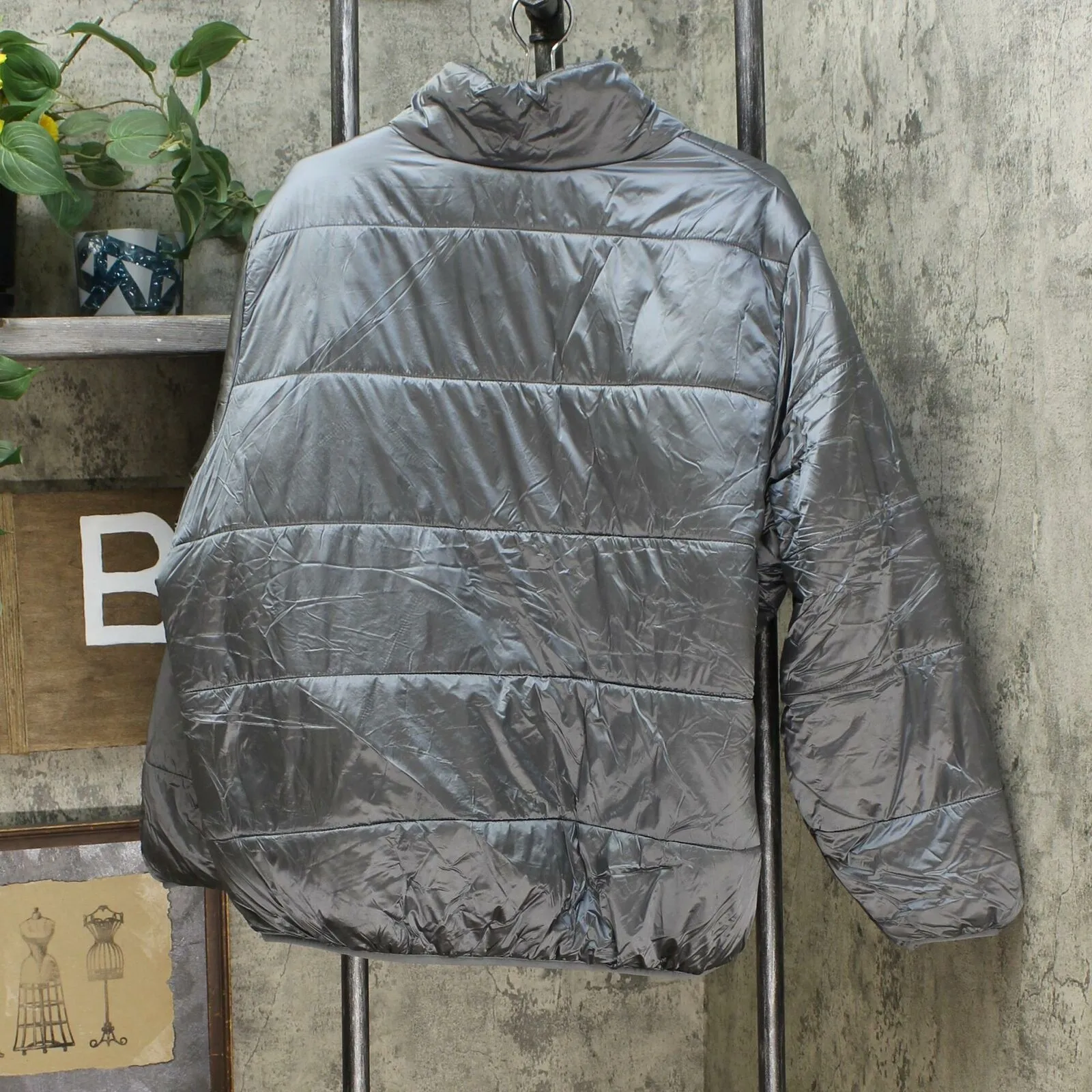 Universal Thread Women's Plus Size Water Resistant Puffer Coat Silver 3X