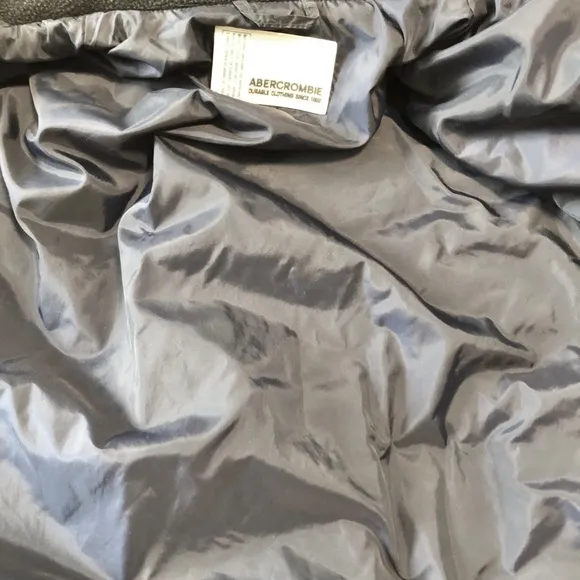 Women’s Abercrombie &amp; Fitch Lightweight Puffer Coat