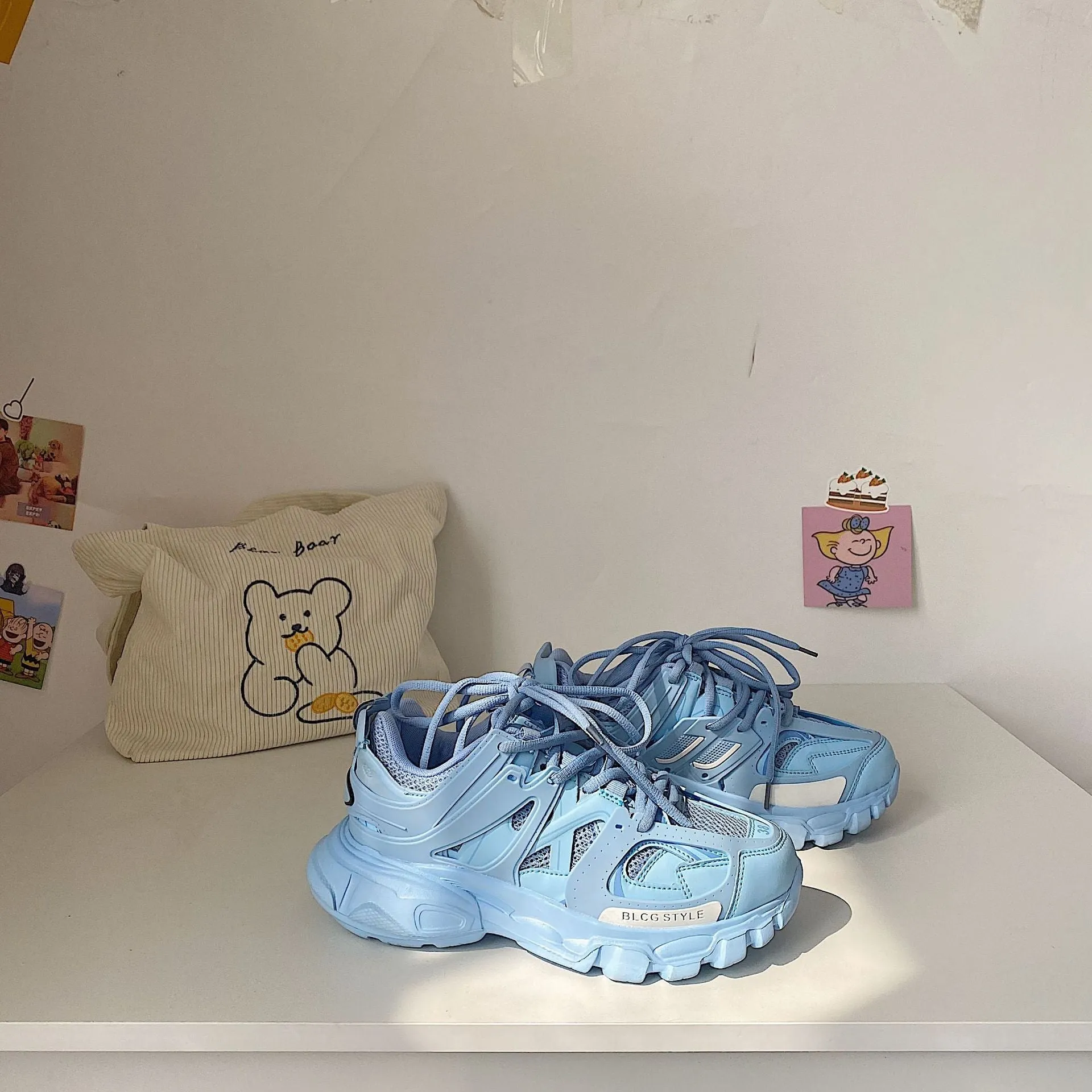 Women's Casual Versatile Retro Couple Sneakers